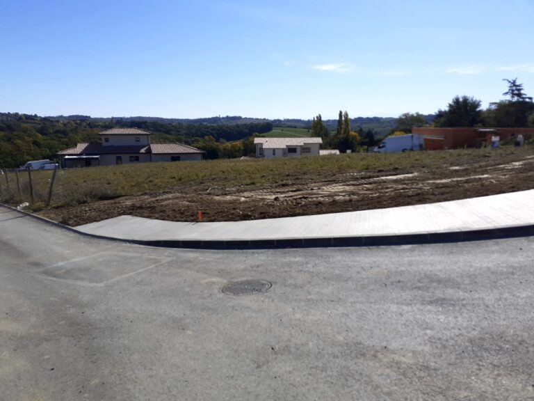 Terrain pour la construction de la maison