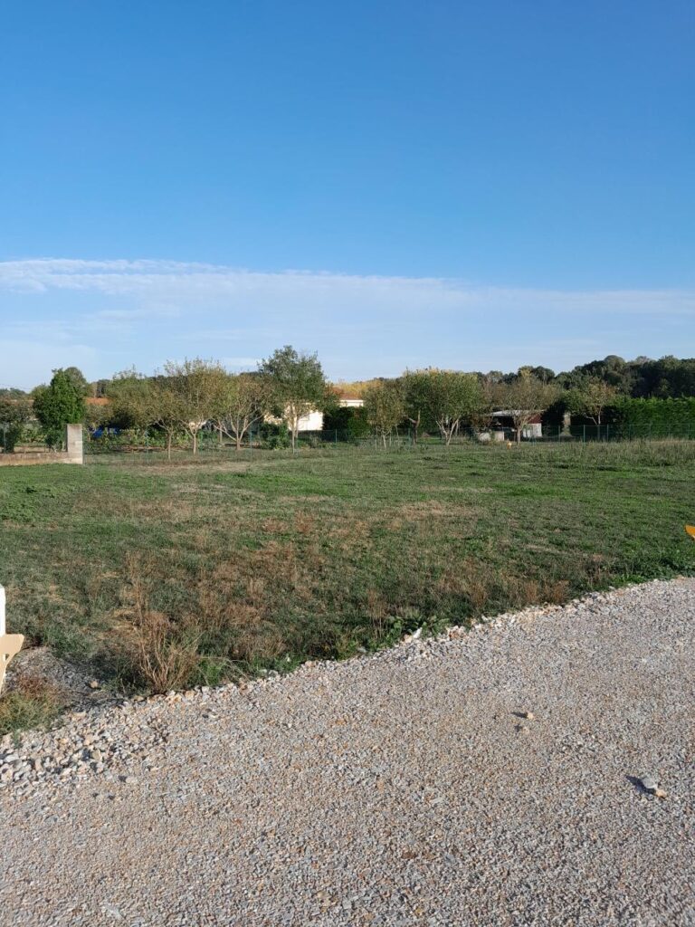 Terrain pour la construction de la maison