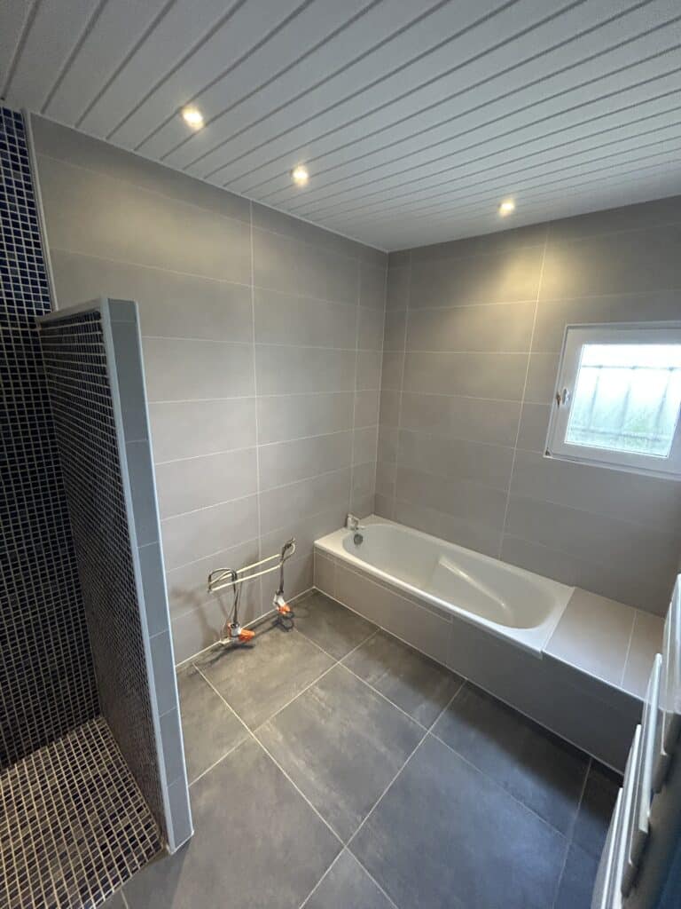 Pose carrelage et faïence salle de bains